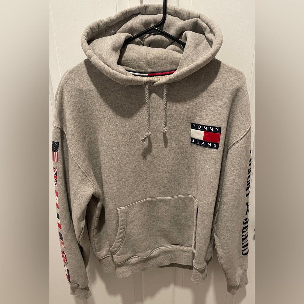 Tommy Hilfiger Light Gray Patch Hoodie with Flag Detail